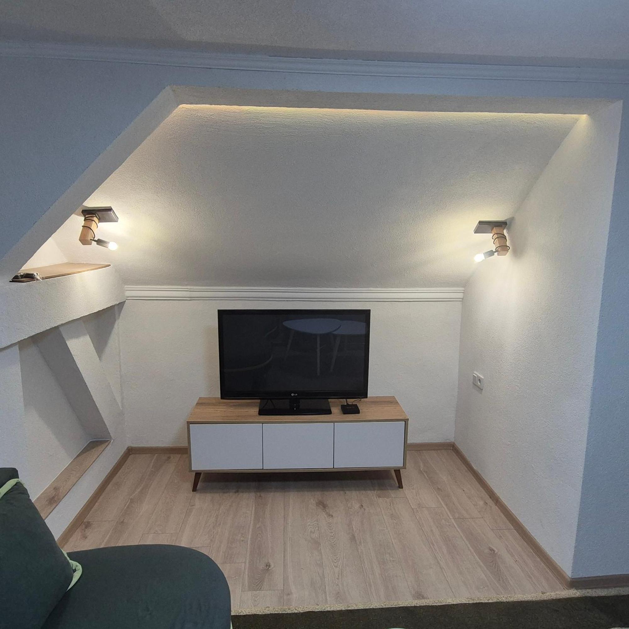 Bosnian Secret Apartment *